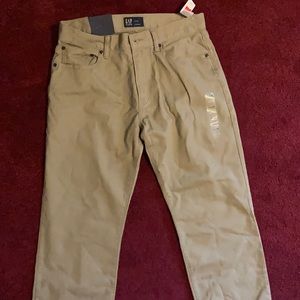 Men’s khaki pants